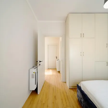 City View Penthouse With Private Veranda
