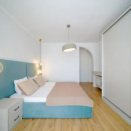 City View Penthouse With Private Veranda Apartment