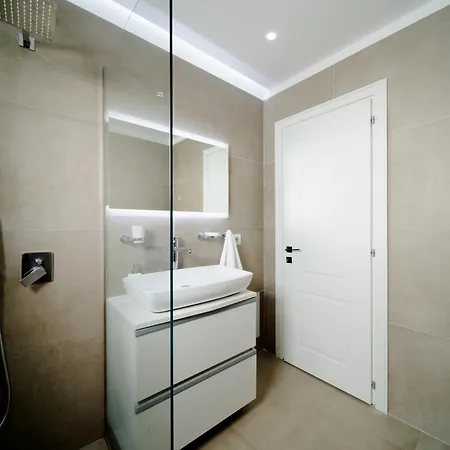 Apartment City View Penthouse With Private Veranda *