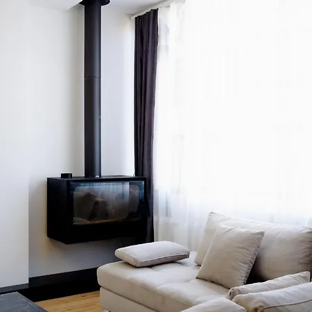 City View Penthouse With Private Veranda Apartment *
