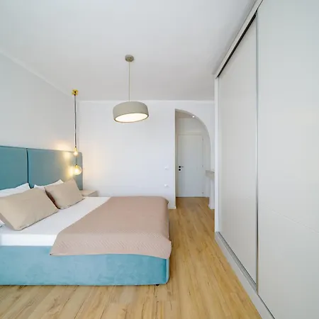Apartment City View Penthouse With Private Veranda Tirana