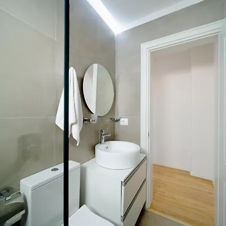 City View Penthouse With Private Veranda