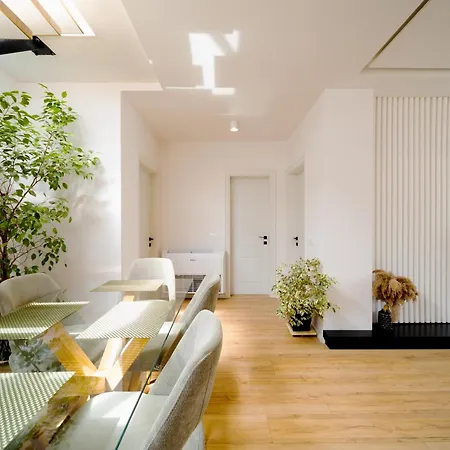 Apartment City View Penthouse With Private Veranda Tirana