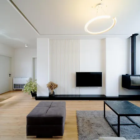 Apartment City View Penthouse With Private Veranda