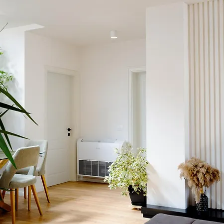 Apartment City View Penthouse With Private Veranda